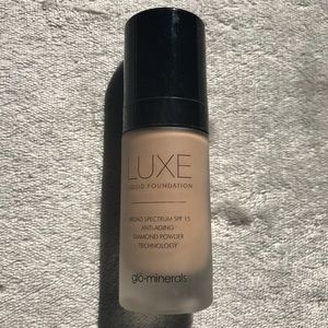 Glo minerals Luxe Foundation Naturelle